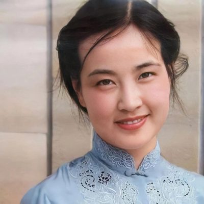 刘晓庆年轻时候的泳装(图1)