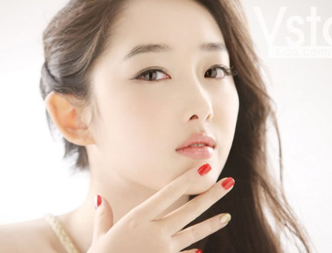 蒋梦婕深夜放飞自我，蒋梦婕皮肤是真的白(图1)